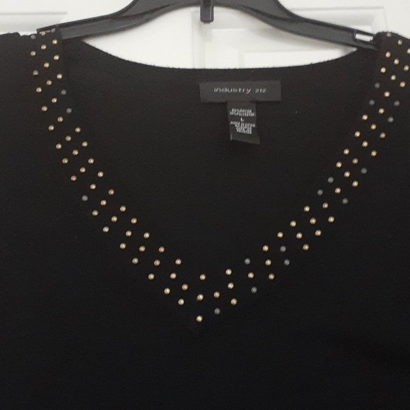 Sweater - Picture 2 of 3